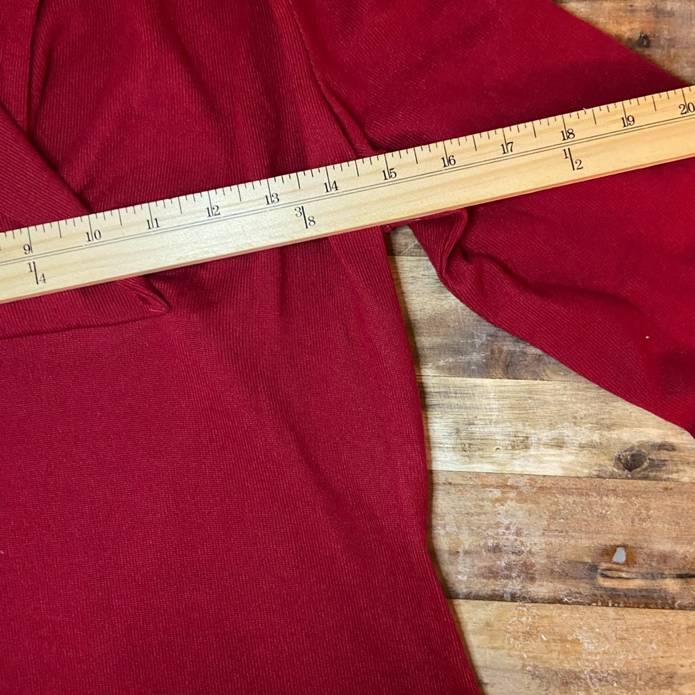 Size S  sweater dress is so pretty in person - Picture 3 of 4
